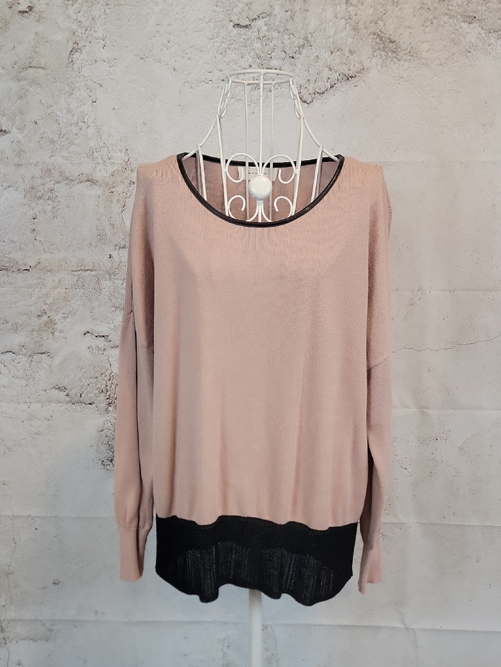 Two by Vince Camuto Pullover Sweater - Blush Pink with Black Trim Womens Size M